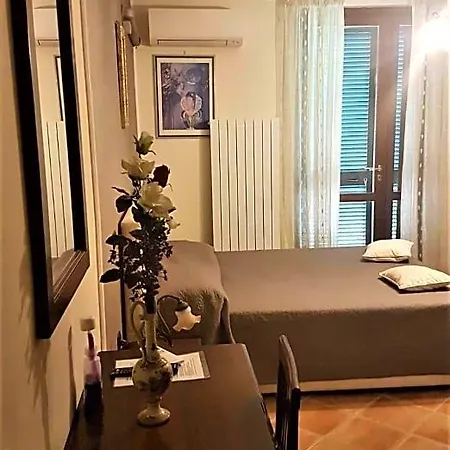 Elisa House