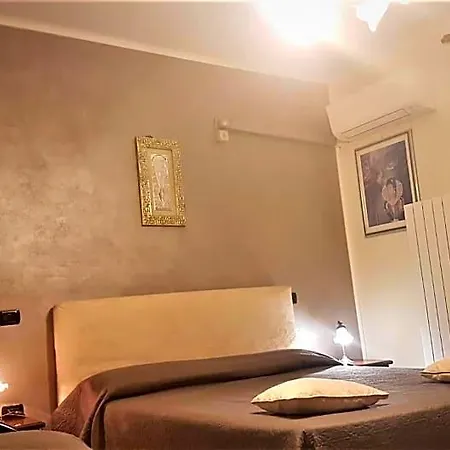 فندق مبيت وإفطار Elisa House 3*