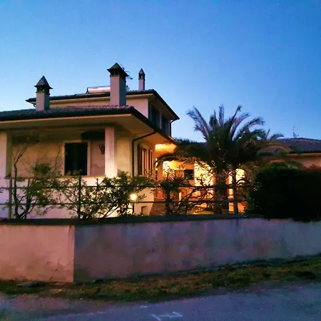 فندق مبيت وإفطار Elisa House *