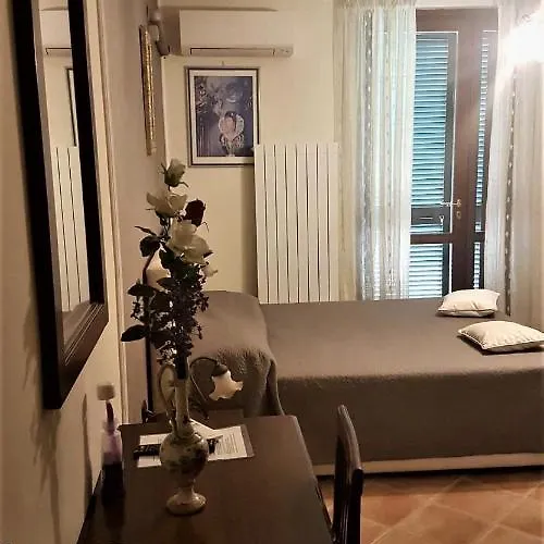 Elisa House Bed & Breakfast 3*